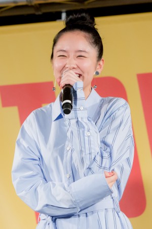 福原遥のデビューのお祝いに駆けつけた堀田真由