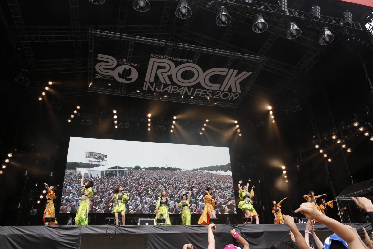 モー娘。「ロッキン」最大ステージに登場　盛況ぶりにトレンド入りも
