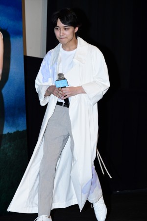 映画『いなくなれ、群青』完成披露試写会に出席した松岡広大