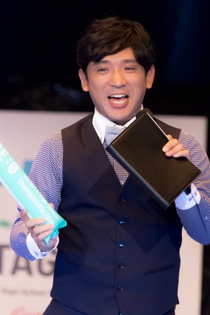 高校生eスポーツ甲子園「STAGE：0」決勝大会に登場した酒井健太（アルコ＆ピース）