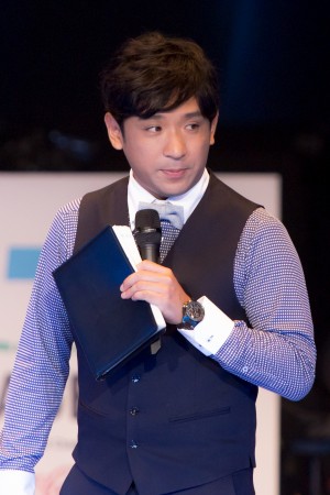 高校生eスポーツ甲子園「STAGE：0」決勝大会に登場した酒井健太（アルコ＆ピース）