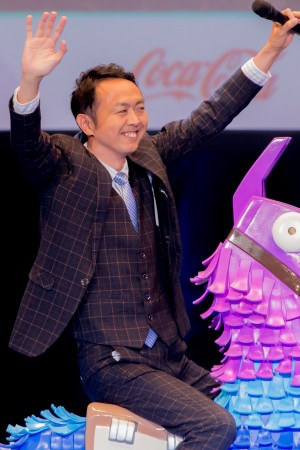 高校生eスポーツ甲子園「STAGE：0」決勝大会に登場した田中卓志（アンガールズ）