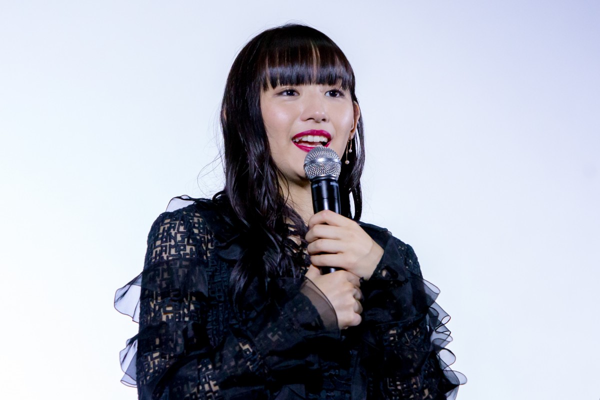 浅川梨奈、笑いをこらえるのに必死で「鼻がピクピク」 撮影秘話を明かす