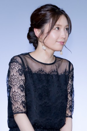 三津谷葉子、映画『黒い乙女A』公開記念舞台挨拶に登壇