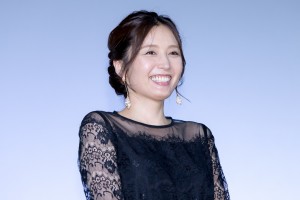 三津谷葉子、映画『黒い乙女A』公開記念舞台挨拶に登壇