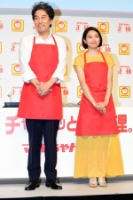 マルちゃん正麺 新CM発表会に登場した役所広司、二階堂ふみ