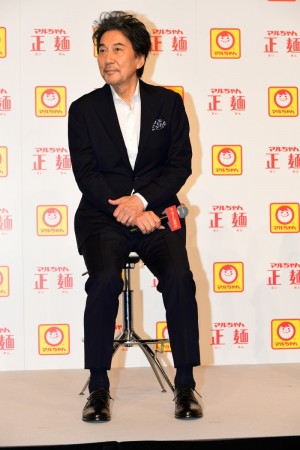 マルちゃん正麺 新CM発表会に登場した役所広司