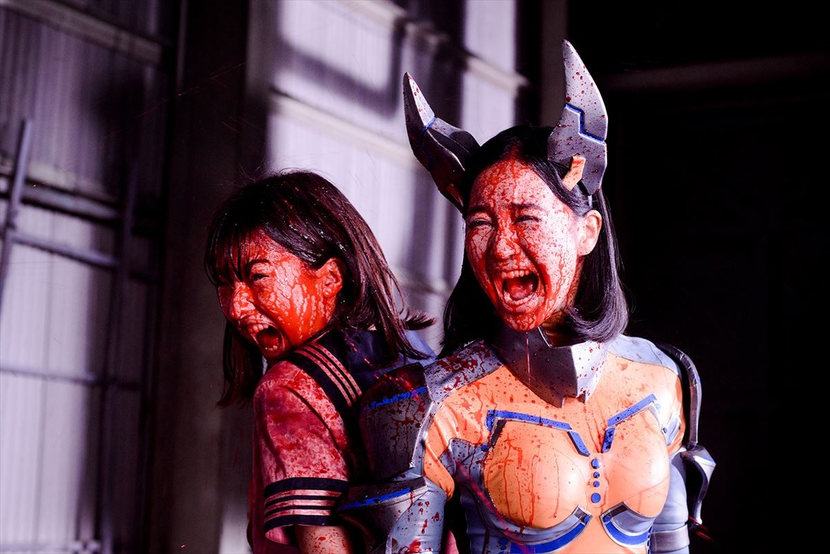 アイドルが実弾で撃ち合い＆刀＆肉弾戦突入『爆裂魔神少女 バーストマシンガール』衝撃映像解禁
