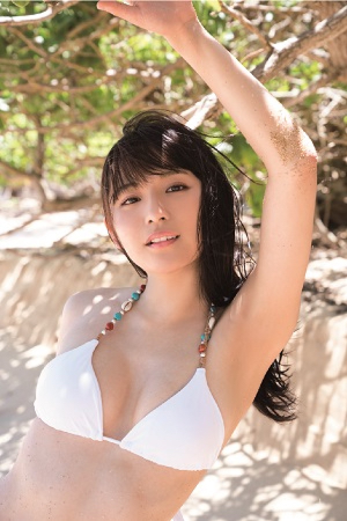 浅川梨奈、20歳のセクシーさとあどけなさを凝縮　グラビア集大成の写真集発売