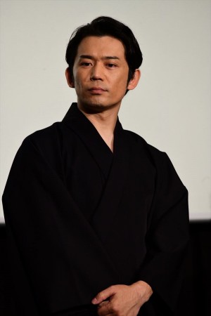 映画『3人の信長』完成披露舞台挨拶に登場した岡田義徳