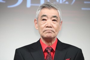 『ある船頭の話』完成披露試写会に登場した柄本明