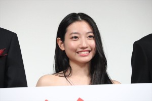 『ある船頭の話』完成披露試写会に登場した川島鈴遥