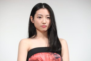 『ある船頭の話』完成披露試写会に登場した川島鈴遥