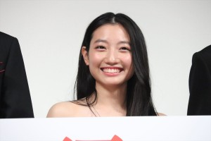 『ある船頭の話』完成披露試写会に登場した川島鈴遥