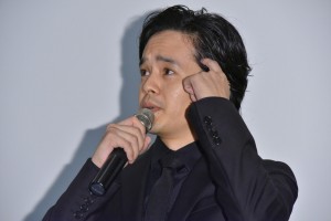 映画『宮本から君へ』完成披露舞台挨拶に登場した池松壮亮