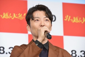 映画『引っ越し大名！』公開直前イベントに登場した星野源