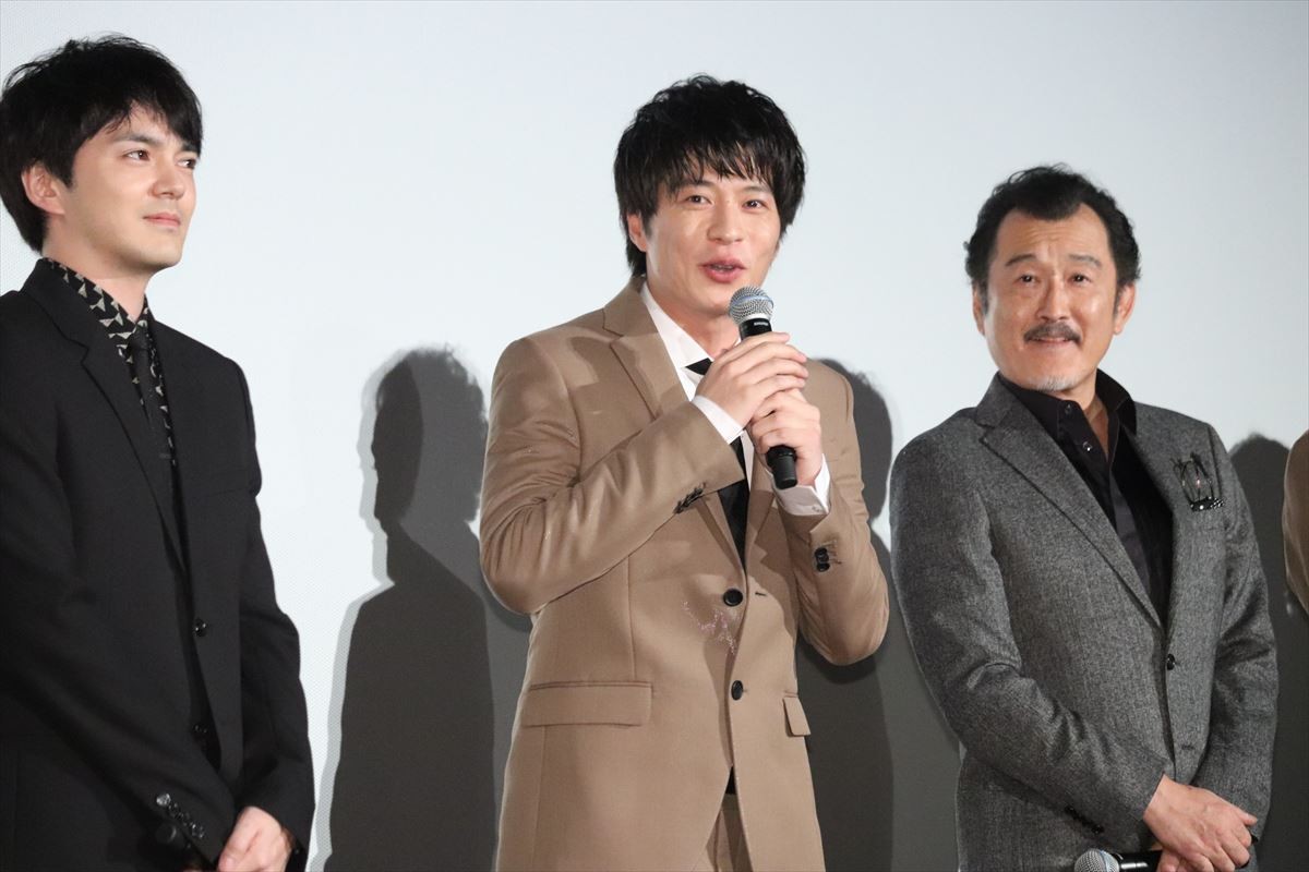 田中圭、『おっさんずラブ』公開に「感謝しかない」 吉田鋼太郎の言葉に涙こらえる