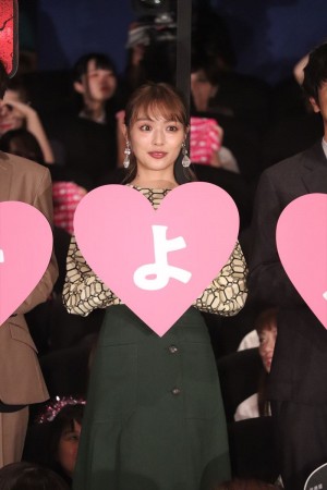 『劇場版おっさんずラブ ～LOVE or DEAD～』初日舞台挨拶に登場した内田理央