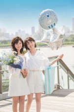 『フジテレビ女性アナウンサーカレンダー2020　 ‐NEW STYLE‐』4月：宮司愛海、堤礼実