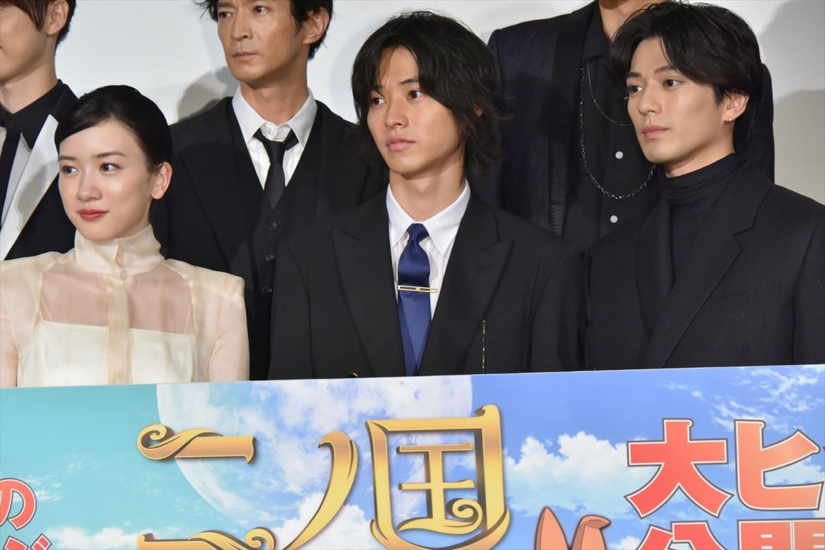 山崎賢人＆新田真剣佑、互いを「好き」と告白　相思相愛っぷり見せつける