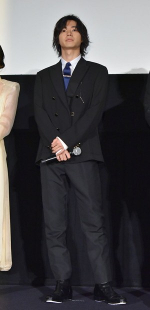 山崎賢人、映画『二ノ国』公開記念舞台挨拶に登場