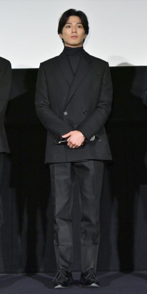 新田真剣佑、映画『二ノ国』公開記念舞台挨拶に登場