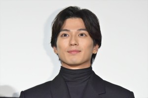 新田真剣佑、映画『二ノ国』公開記念舞台挨拶に登場