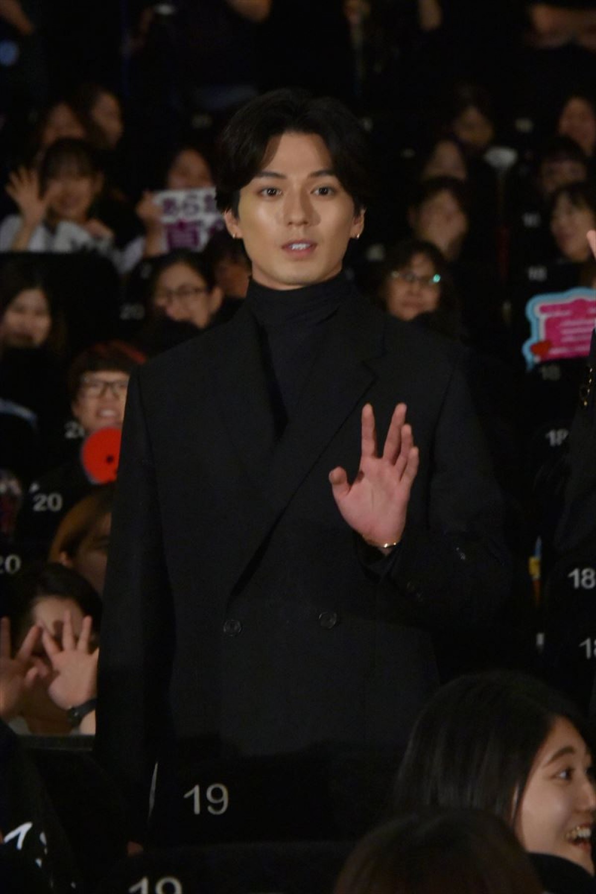 山崎賢人＆新田真剣佑、互いを「好き」と告白　相思相愛っぷり見せつける