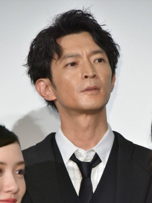 津田健次郎、映画『二ノ国』公開記念舞台挨拶に登場