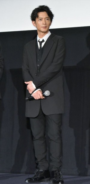 津田健次郎、映画『二ノ国』公開記念舞台挨拶に登場