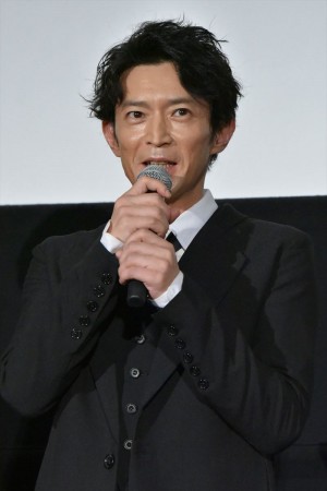 津田健次郎、映画『二ノ国』公開記念舞台挨拶に登場