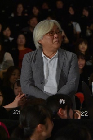 百瀬義行監督、映画『二ノ国』公開記念舞台挨拶に登場