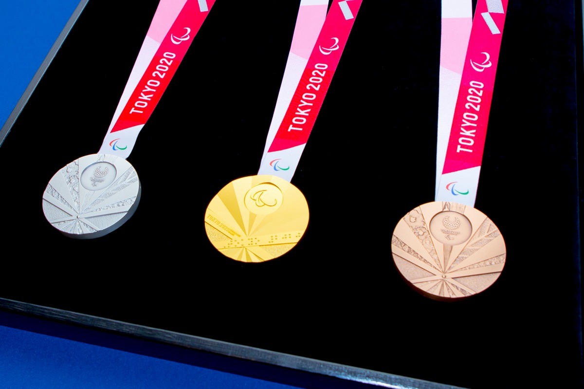 東京2020パラリンピック、メダルのモチーフは「扇」