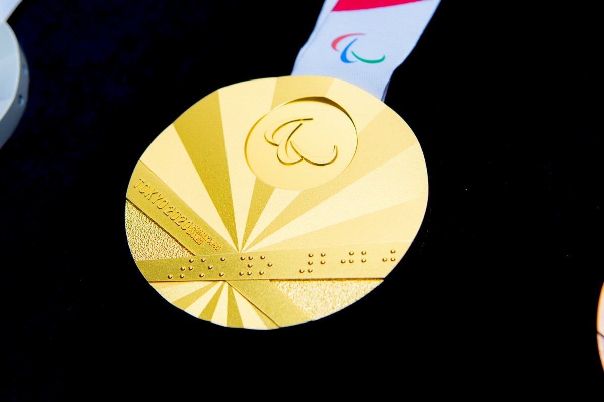 東京2020パラリンピック、メダルのモチーフは「扇」
