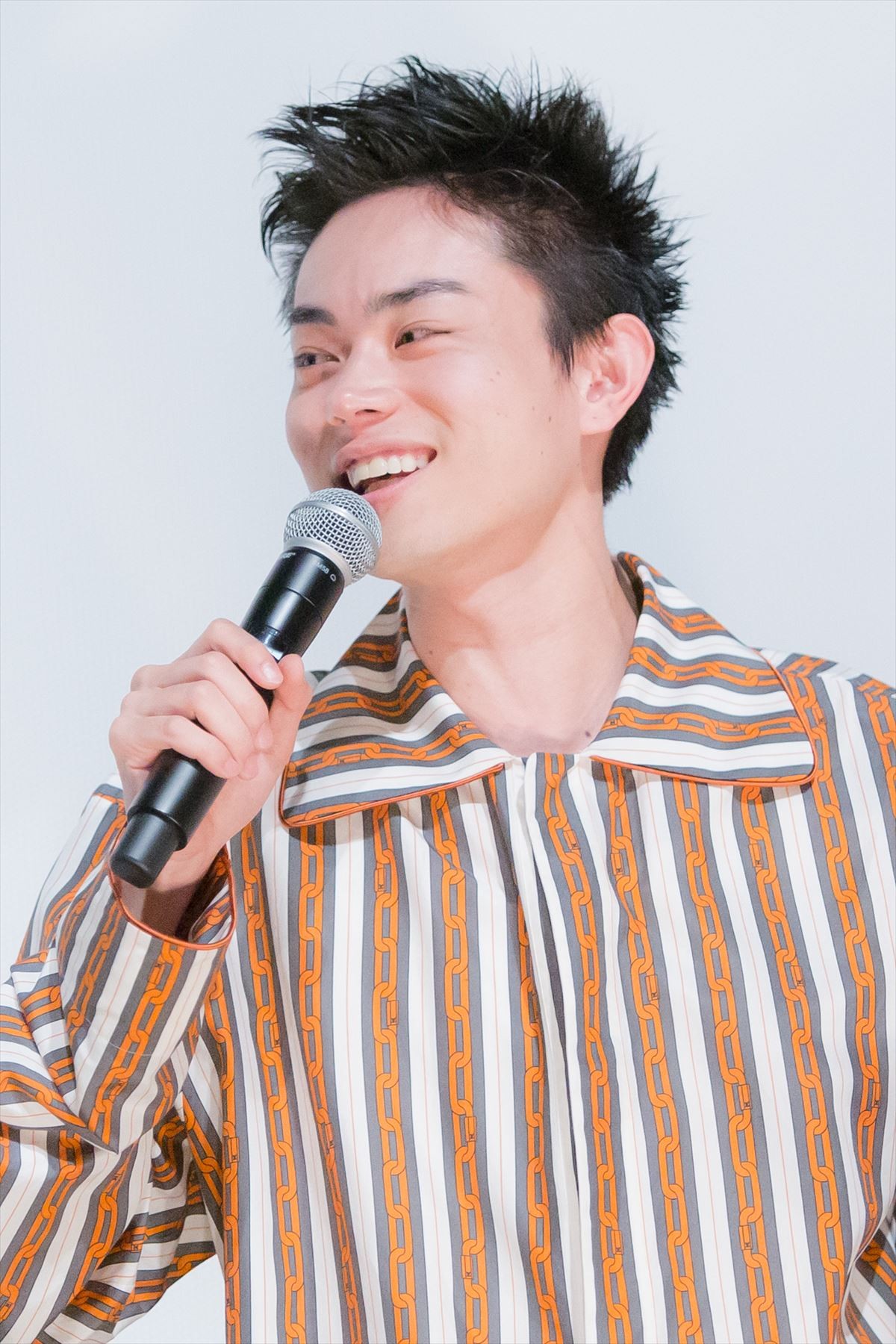 菅田将暉、俳優デビューのYOSHIに「発言にパンツ履いてね」