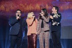 ディズニーファンイベント“D23 EXPO”での（左から）ジョッシュ・ギャッド、クリステン・ベル、イディナ・メンゼル、ジョナサン・グロフ