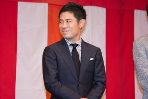 映画『任侠学園』完成披露試写会に登場した伊藤淳史