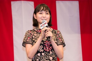 映画『任侠学園』完成披露試写会に登場した葵わかな