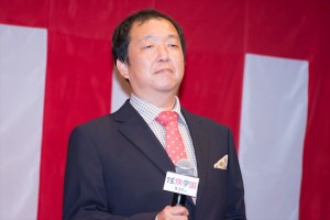 映画『任侠学園』完成披露試写会に登場した木村ひさし監督