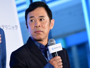 「Dクリニック」新CM発表会に登場した岡村隆史