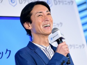 「Dクリニック」新CM発表会に登場した矢部浩之