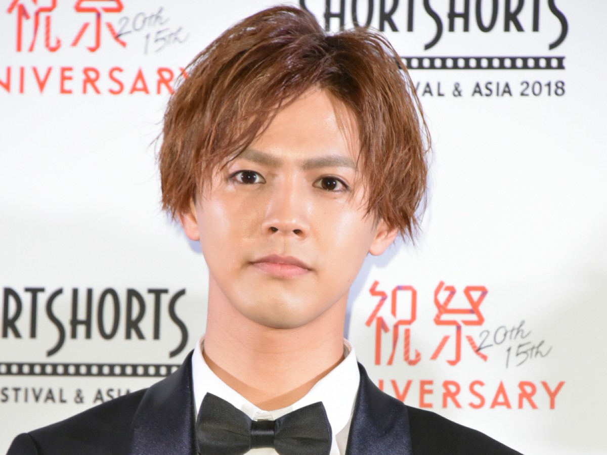 片寄涼太、かわいい少年時代を公開 “イケメン”な父親に「そっくり」の声