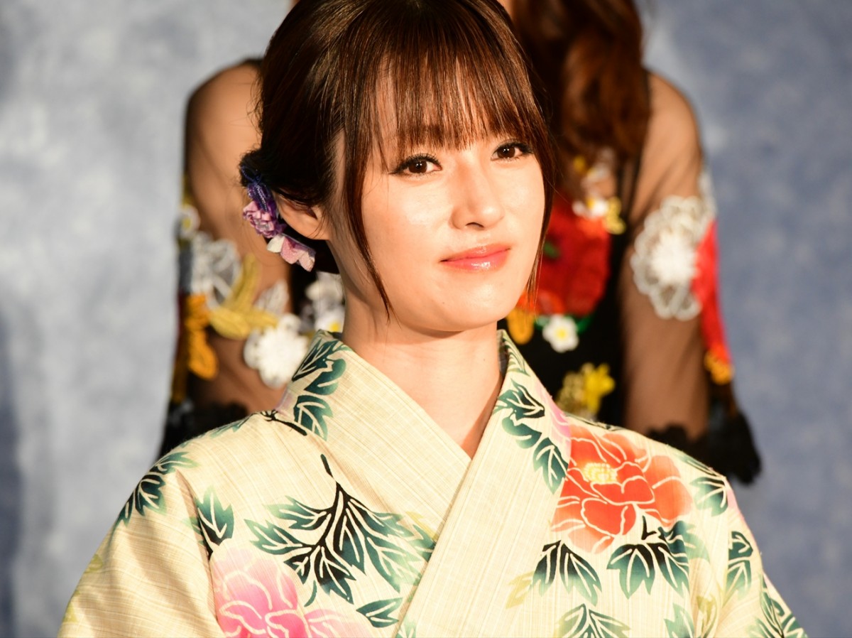 深田恭子、どんぐりと夏祭りへ　人混みに紛れる2人に「オーラで気付かれそう」