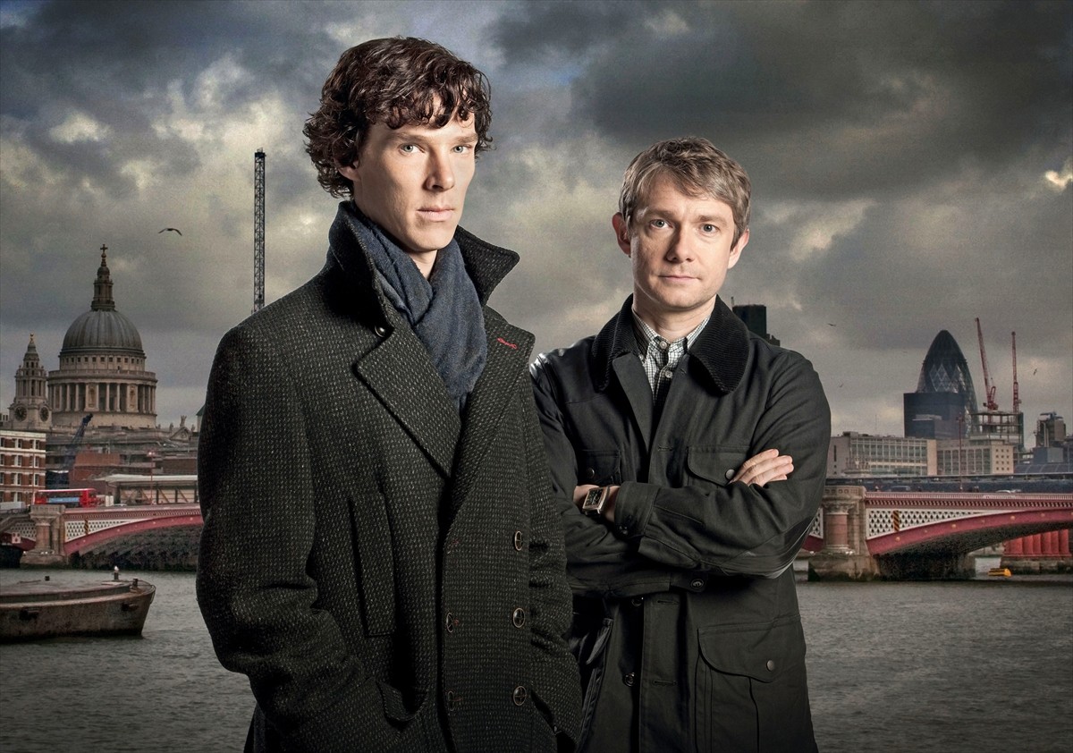 『SHERLOCK／シャーロック』ホームズ役のベネディクト・カンバーバッチと、ワトソン役のマーティン・フリーマン