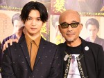 （左から）プレミアムドラマ『盤上の向日葵』会見に出席した、千葉雄大と竹中直人
