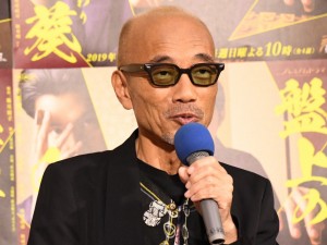 プレミアムドラマ『盤上の向日葵』会見に登場した竹中直人