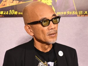 プレミアムドラマ『盤上の向日葵』会見に登場した竹中直人