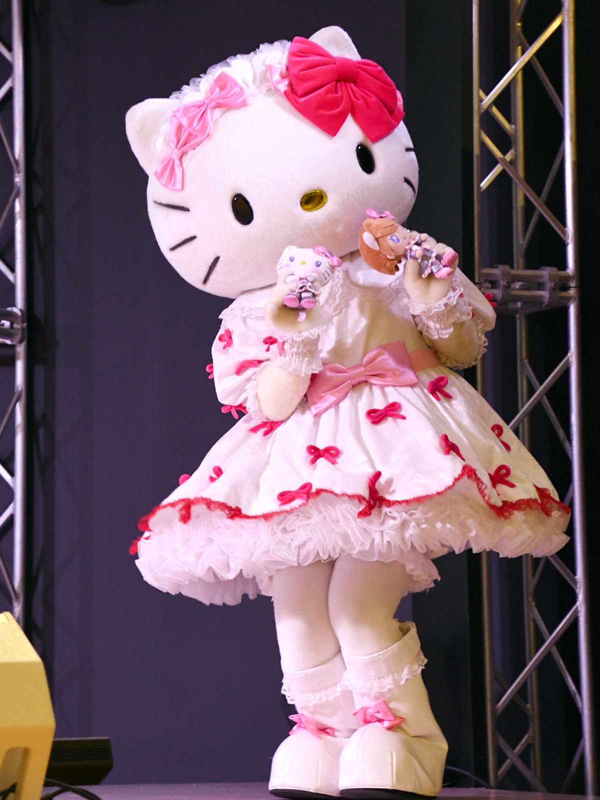 辻希美、プリキュア×ハローキティのコラボに感激！ プリキュアダンスのとりこに
