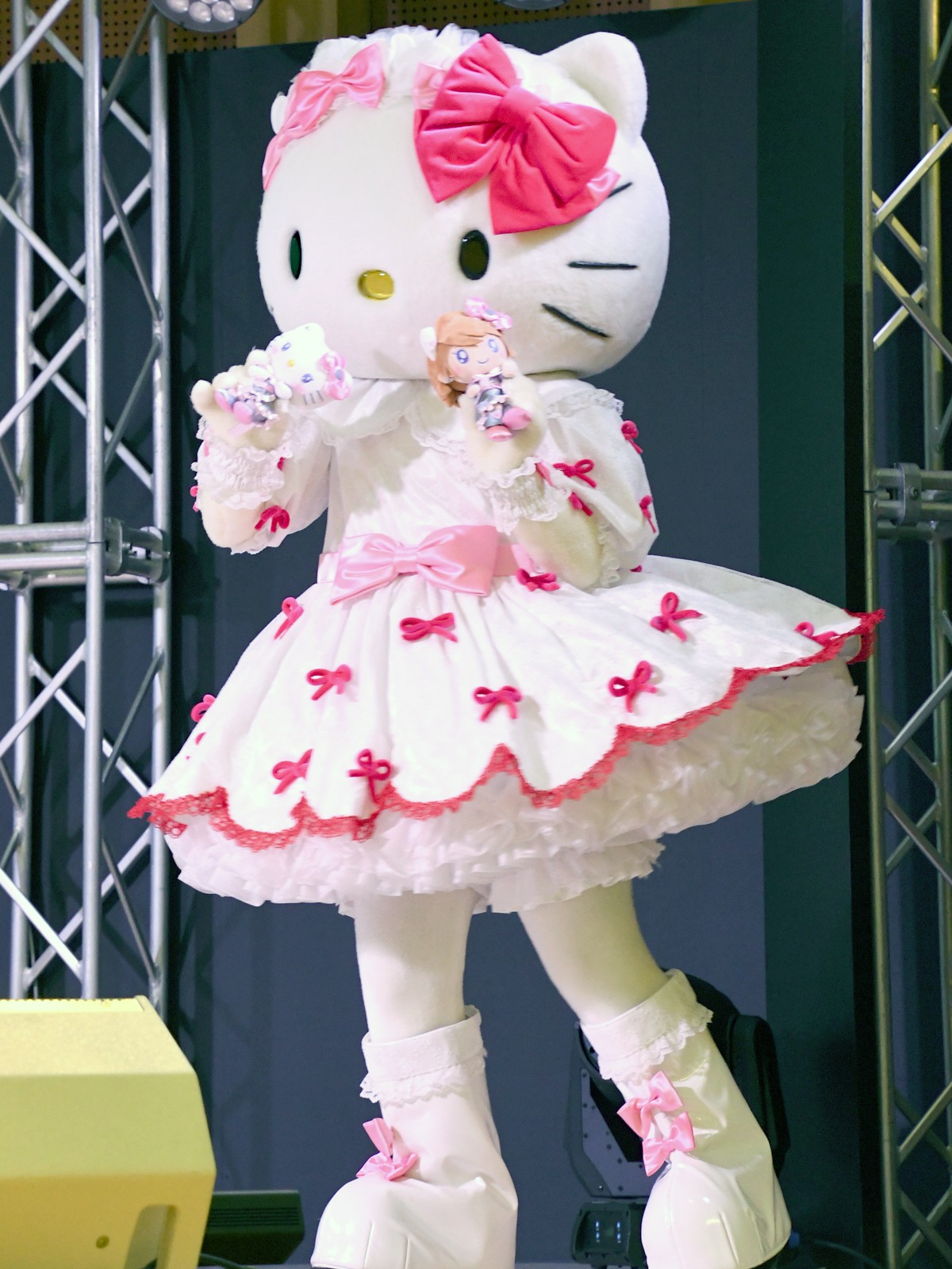 辻希美、プリキュア×ハローキティのコラボに感激！ プリキュアダンスのとりこに