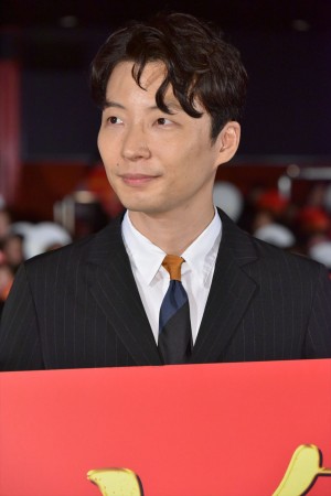 映画『引っ越し大名！』初日舞台挨拶に登場した星野源